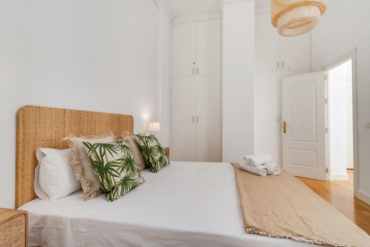 Апартаменты Del Parque Flats Letran Малага Экстерьер фото