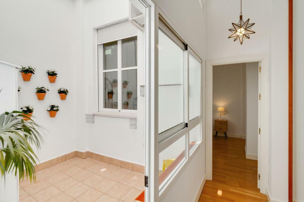 Апартаменты Del Parque Flats Letran Малага Экстерьер фото
