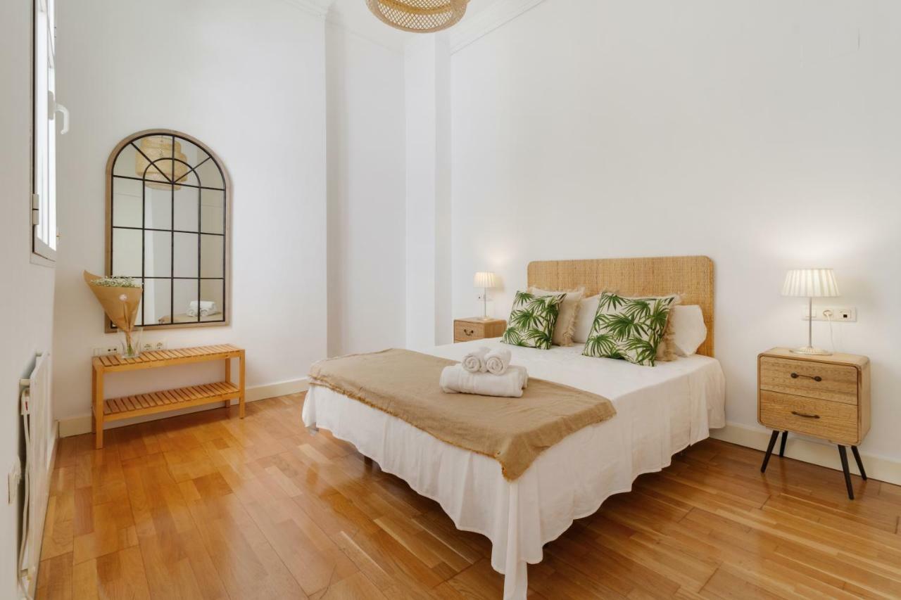 Апартаменты Del Parque Flats Letran Малага Экстерьер фото