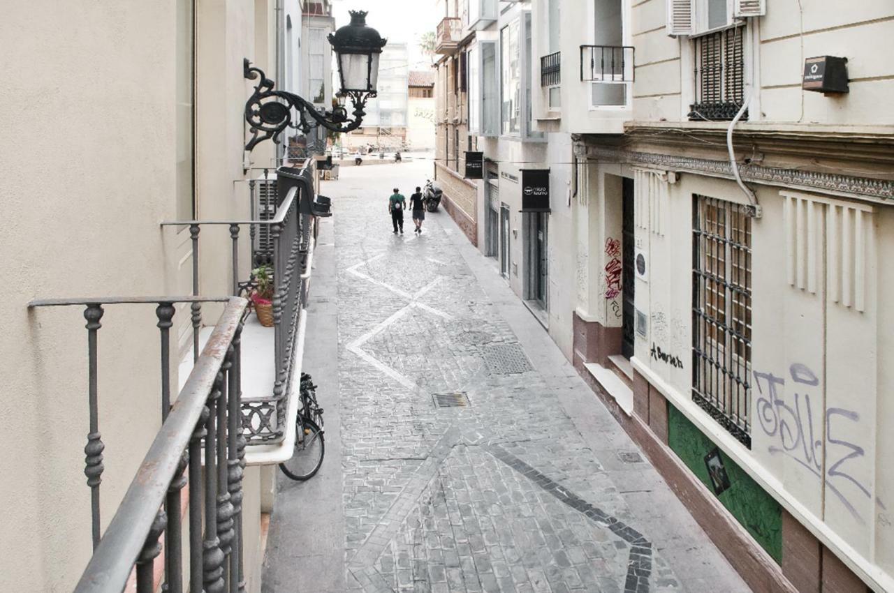 Апартаменты Del Parque Flats Letran Малага Экстерьер фото